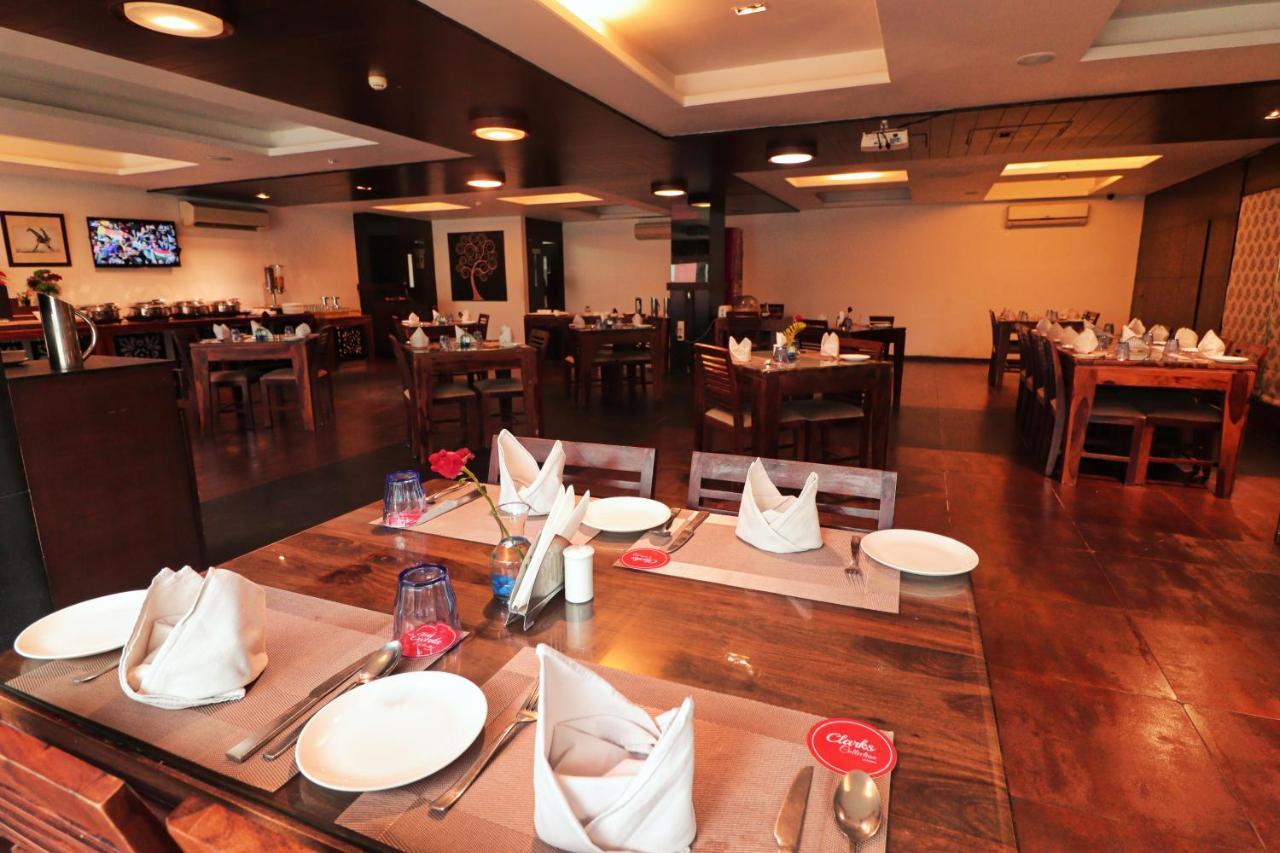 Hotel Clarks Collection Vadodara Exterior foto